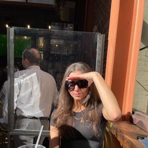 Meet your Posher, Nina